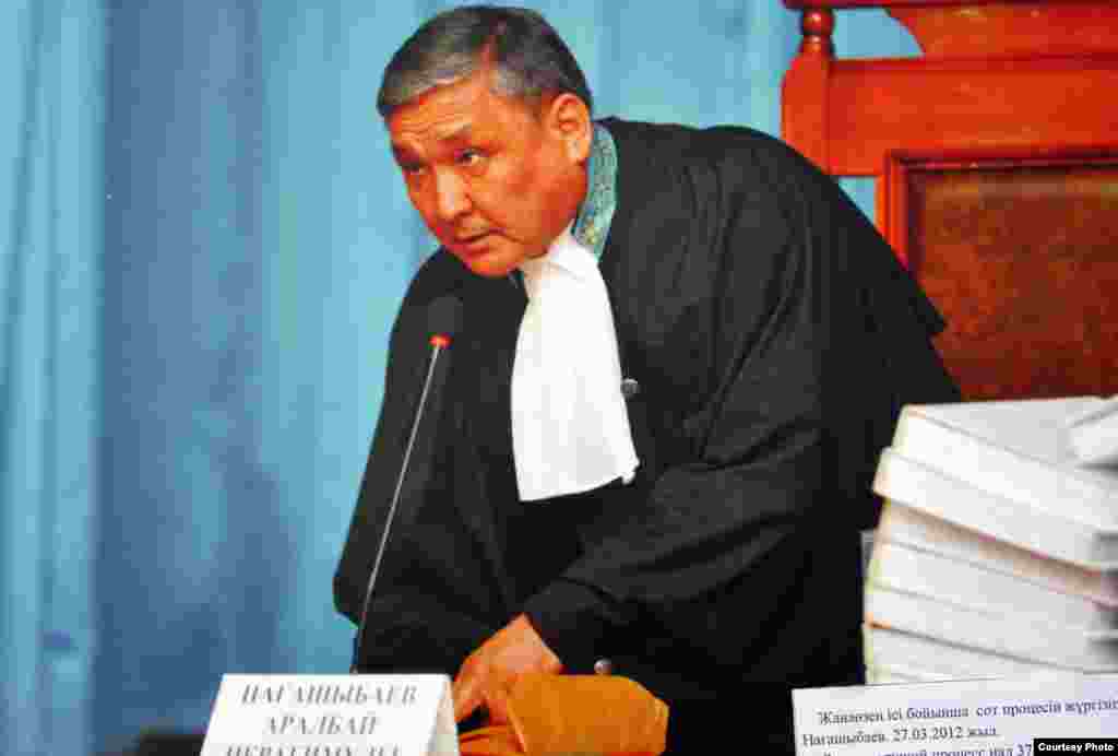 Фотокопия снимка судьи Аралбая Нагашыбаева, председательствующего в суде по делу &quot;о беспорядках в Жанаозене&quot;.