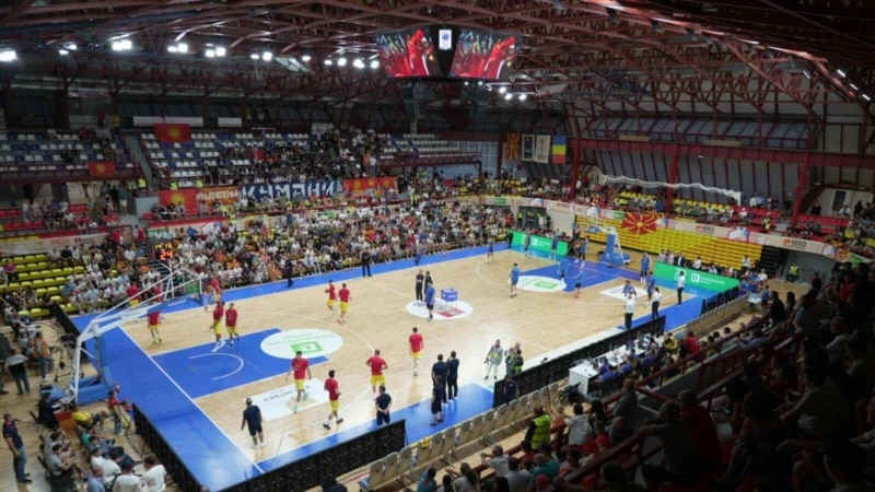 FIBA preiskuje antislovenske vzklike na košarkarski tekmi v Kumanovu