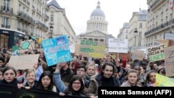 Protesta e nxënësve në Paris. 15 mars 2019.