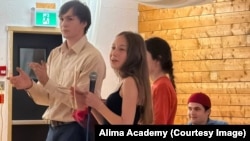 Аланда катнашучы яшьләр