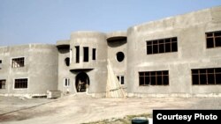 Душанбе заявил, что здание детсада в Риштане построено, остались отделочные работы и оснащение 