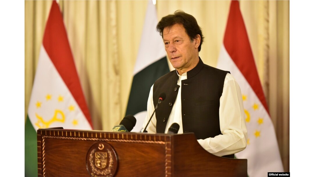 عمران خان په بیا بیا ویلي چې یوازې برېښنايي مشینونه په انتخاباتو کې د درغلۍ مخه نیولای شي - انځور له ارشیفه