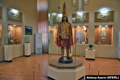 Мираж тобындағы жалаңаш қыздардың суреттері