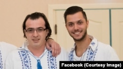 Prietenia dintre Zidaru și Valentin Schnaider este publică, aceștia postând pe social media fotografii în care apar împreună în 2015.