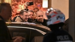 Очільник переговорної групи від України Рустем Умеров (праворуч) під час нового раунду переговорів з Росією за посередництва США про завершення війни. Женева, Швейцарія. 17 лютого 2026 року