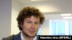Deputatul PAS, Dan Perciun, președintele comisiei parlamentare pentru protecție socială, Chișinău, septembrie 2021.