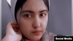 Акси Таҳмина Шарифоваро наздиконаш дар ихтиёри Радиои Озодӣ гузоштанд