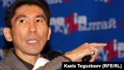 Дўсим Сатпаев.