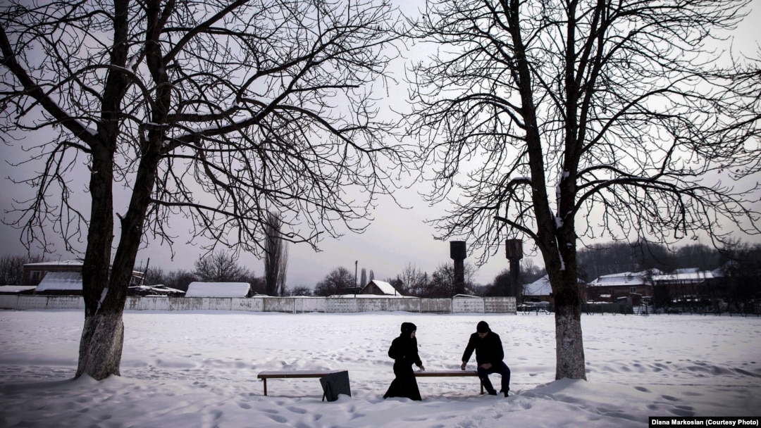 Үйдегі кішкентай сиськи эротика