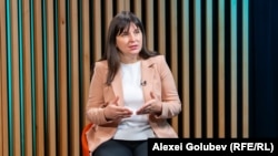 Ministra Finanțelor, Victoria Belous, în studioul Europei Libere, la podcastul „Pe Agendă”