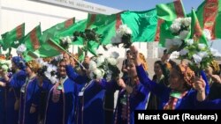 Türkenbaşyndaky portuň açylyş dabarasy.