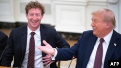 Основатель Facebook Марк Цукерберг и Дональд Трамп