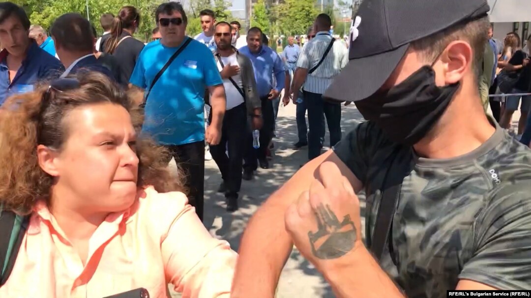 Jurnaliștii RFE / RL au fost agresați la o demonstrație a partidului de guvernământ din Bulgaria