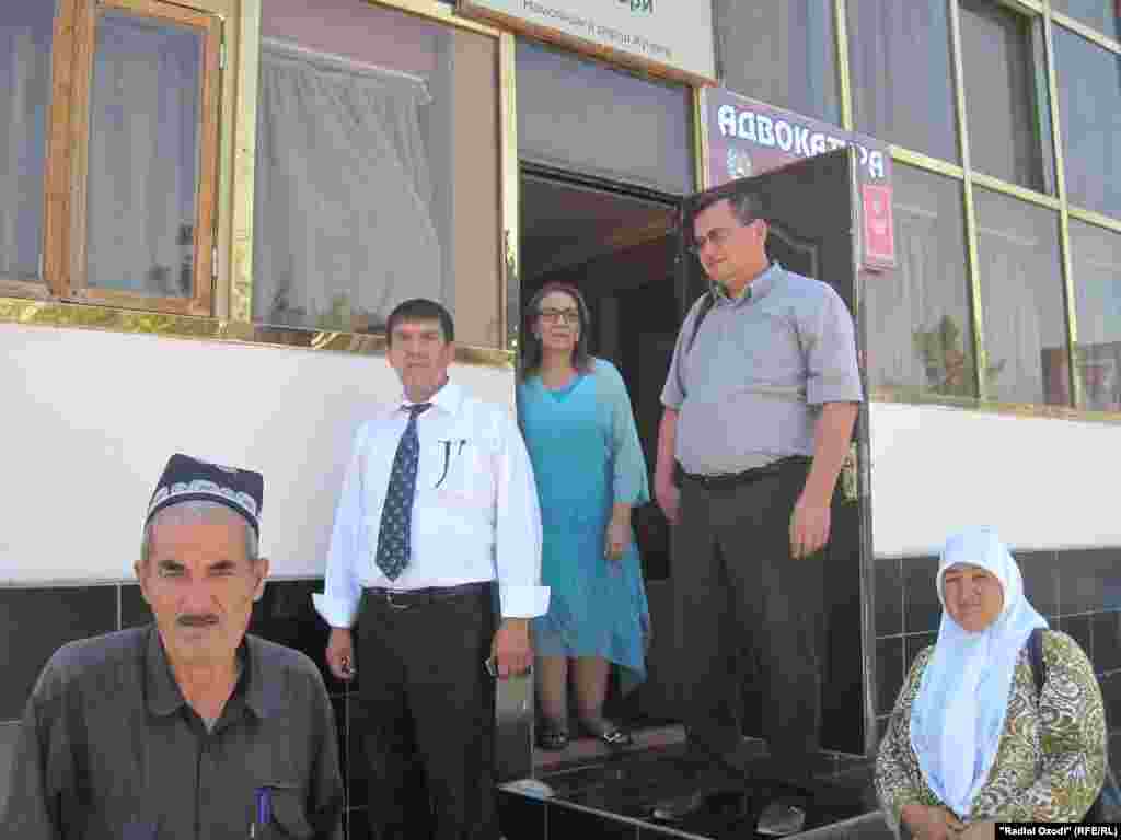 25 июл: Оғози&nbsp;додгоҳи маҳбусони гумонбар дар нашри навори "шикнаҷа дар зиндон" Савриддин Тошев ва Суннатулло Ризоев 