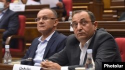 Armenia - Opposition leaders Artsvik Minasian (right) and Seyran Ohanian attend a parlament session in Yerevan, September 13, 2021.