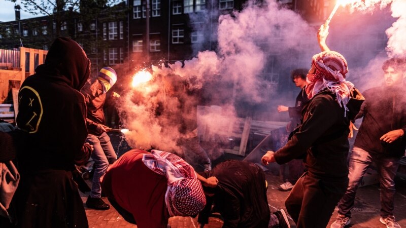 Амстердамда палестиначыл демонстранттар менен полиция кагылышты