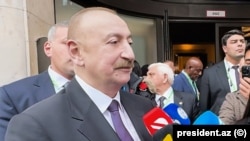 Prezident İlham Əliyev Münxendə Azərbaycan telekanallarına müsahibə verib