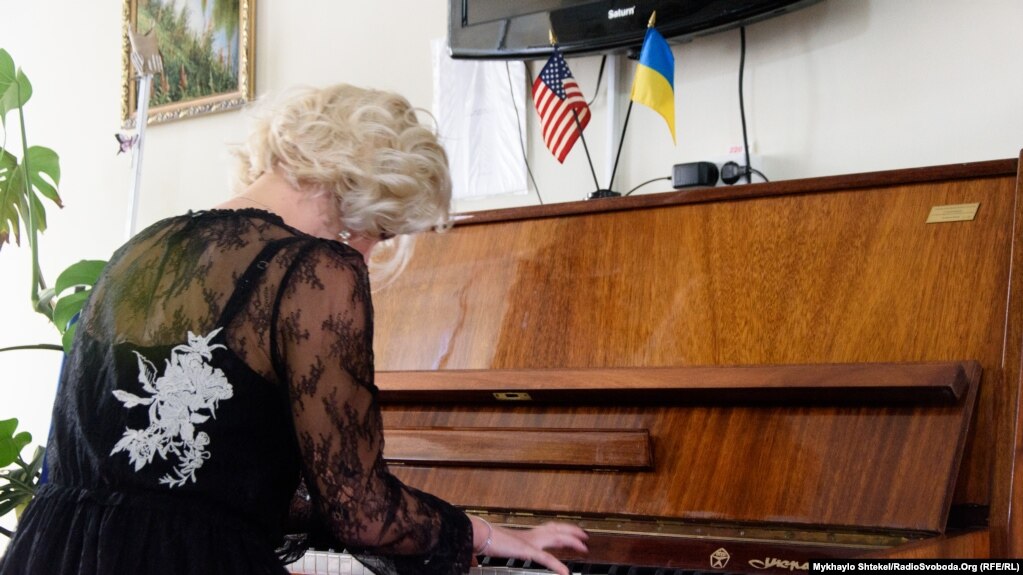 Концерт піаністки Діани Гульцової в Одеському обласному онкологічному диспансері