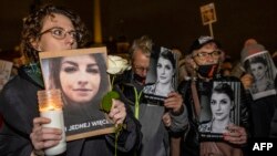 Учасники протестів проти заборони абортів у Варшаві, листопад 2021 року 