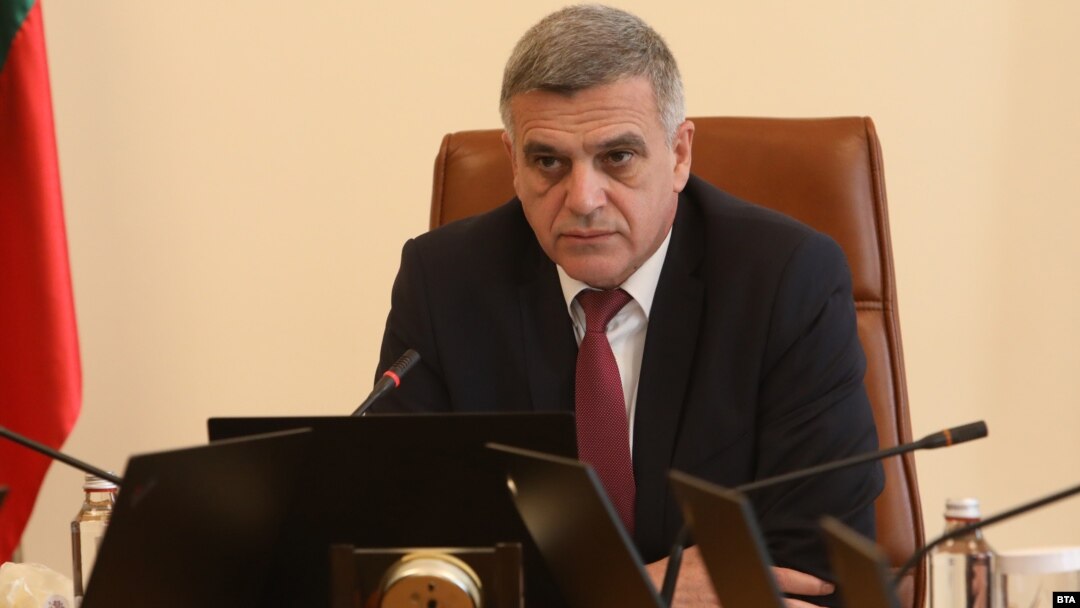 Bulgarian Defense Minister Stefan Yanev called for a "unified" NATO approach to Russia, but does not see a need for an alliance troop deployment.