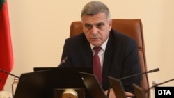 Bulgarian Defense Minister Stefan Yanev called for a "unified" NATO approach to Russia, but does not see a need for an alliance troop deployment.