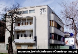 Vila Bauhaus Casa cu trei fete din Timisoara cade în paragină