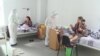 Репортаж из клиники в Кыргызстане, где коронавирус лечат настойкой аконита