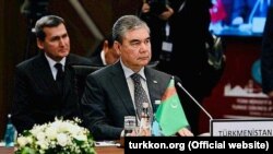 Prezident Gurbanguly Berdimuhamedow Türki Geňeşiň sammitinde. Stambul. 12-nji noýabr