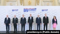 Summitul B9 are loc în prezența președintelui României, Klaus Iohannis, iar la ea participă inclusiv secretarul general al NATO, Jens Stoltenberg.