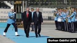 Президент Турции Реджеп Тайип Эрдоган принимает президента Казахстана Касым-Жомарта Токаева. Анкара, май 2022 года