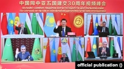 Chinese President Xi Jinping (top center) and his Central Asian counterparts -- Kazakh President Qasym-Zhomart Toqaev (top left), Kyrgyz President Sadyr Japarov (top right), Turkmen leader Gurbanguly Berdymukhammedov (bottom left), Tajik President Emomali Rahmon (bottom center), and President Shavkat Mirziyoev -- during a virtual summit to mark 30 years of relations in January 2022. 