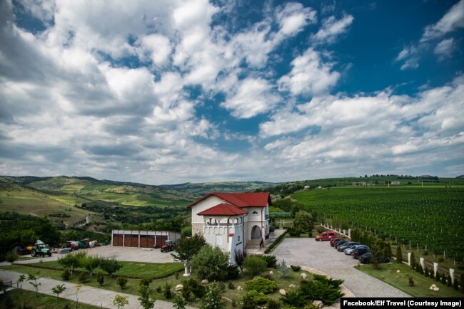 Shtëpia e verës Licorna në veri të Bukureshtit.