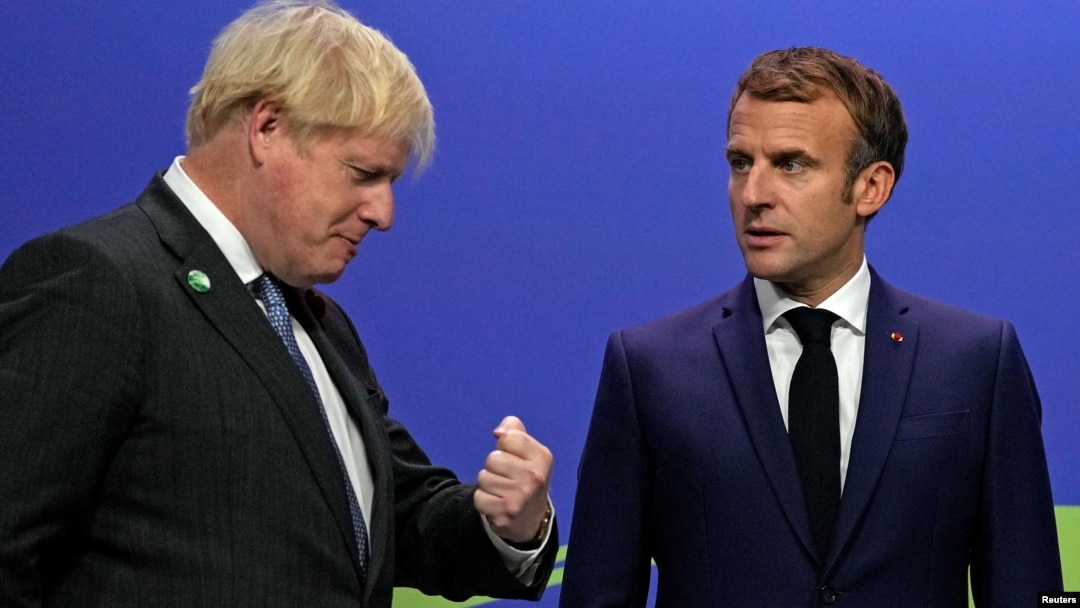 Boris Johnson, premierul Marii Britanii, are o atitudine mai tranșantă față de cum ar trebui să acționeze Occidentului împotriva Rusiei decât președintele francez Emmanuel Macron.
