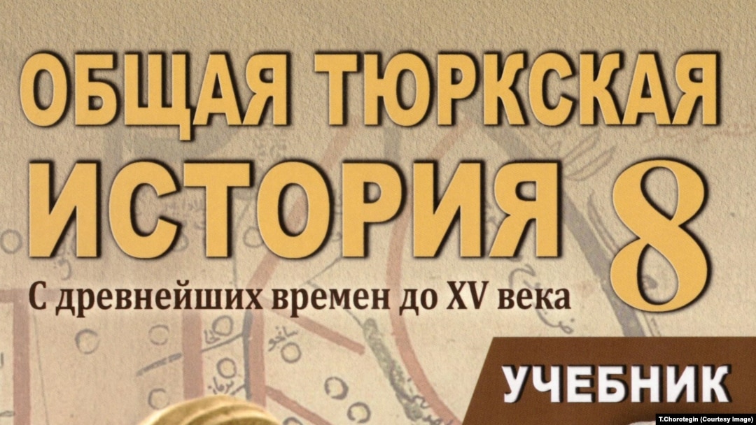 Көк сиськи қатты тартылды