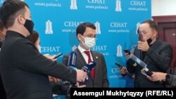 Министр цифрового развития, инноваций и авиакосмической промышленности Казахстана Багдат Мусин отвечает на вопросы журналистов. Нур-Султан, 11 ноября 2021 года