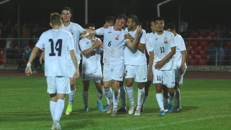 Футбол: Кыргызстандын курамасы Азия кубогуна жолдомо алды