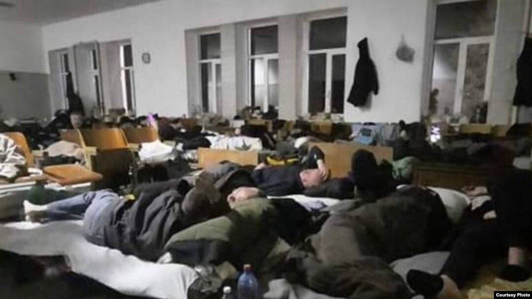 O imagine cu un centru de filtrare din localitatea Bezimenne, regiunea Mariupol.