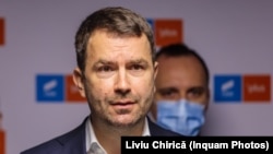 Cătălin Drulă spune că banii către presă, de la PNL și de la PSD, cumpără bunăvoință editorială la adresa lor și ostilitate editorială în redacții față de USR, al cărui mesaj ajunge mai greu la oameni. El vorbește de un embargo pe anumite canale. Imagine din februarie 2022. 