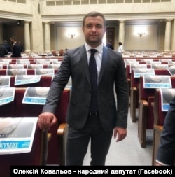 Собеседники Радіо Свобода в украинском парламенте характеризуют Алексея Ковалева как «решалу», постоянно «пытавшегося на всем заработать»