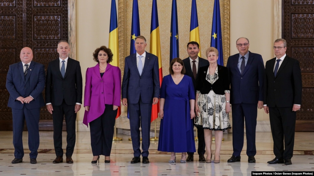 Curtea Constituțională a României a declarat neconstituționale mai multe reglementări esențiale din noua lege a pensiilor speciale. Deocamdată, magistrații sunt singura categorie de beneficiari ai acestor pensii care rămân cu privilegiile neatinse.