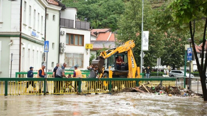 Jaka kiša izazvala poplave u nekoliko gradova BiH 