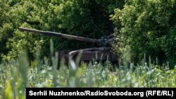 Українські військові продовжують утримувати лінію оборони на одній з ділянок фронту на Донеччині