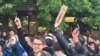 No Comment: Protestatarii din capitala Cehiei, Praga, scutură cheile