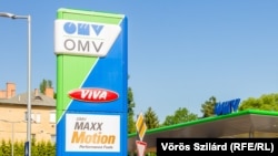 Ruski gigant Gasprom glavni je dobavljač gasa u BiH, a 2012. godine, preko Naftne industrije Srbije, čiji je vlasnik, preuzeo je i 28 benzinskih pumpi u BiH austrijske energetske kompanije "OMV" (fotografija jedne od "OMV" pumpi)