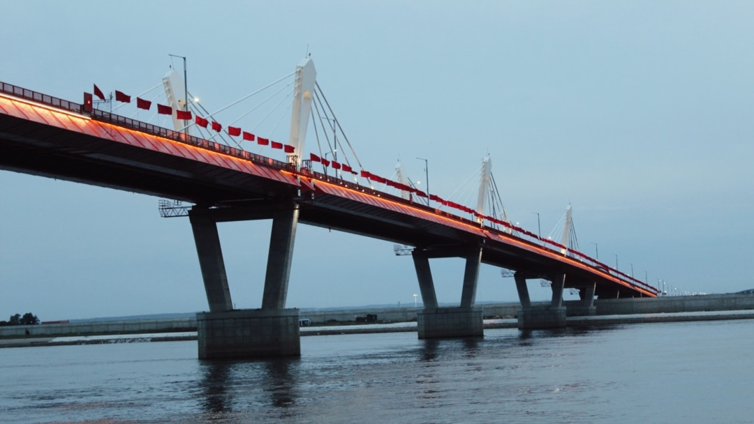 В китае построили мост