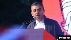 Armenia - Opposition leader Ishkhan Saghatelian speaks at a rally in Yerevan, June 14, 2022.