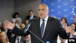 Partidul fostului premier Boiko Borisov conduce sondajele de opinie în alegerile programate duminică.