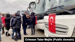 Төркиягә китүче качакларнвы бушлай автобуслар белән озату