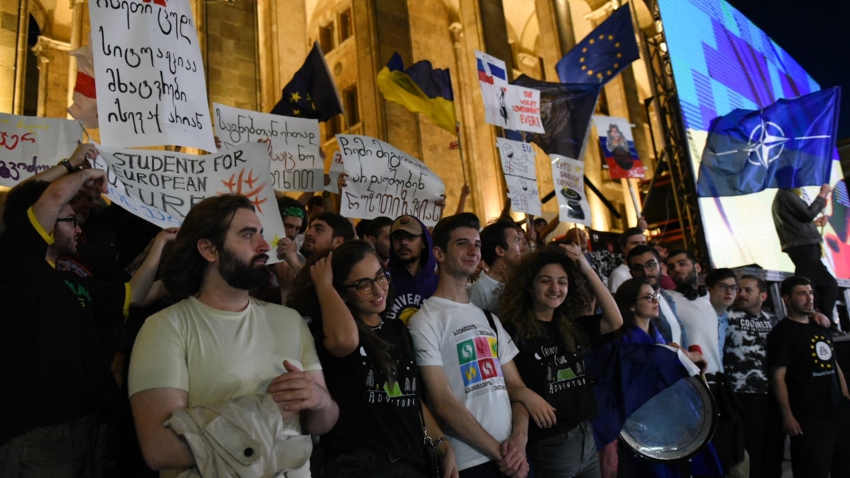 Eurozone crisis live: Thousands protest against Greek