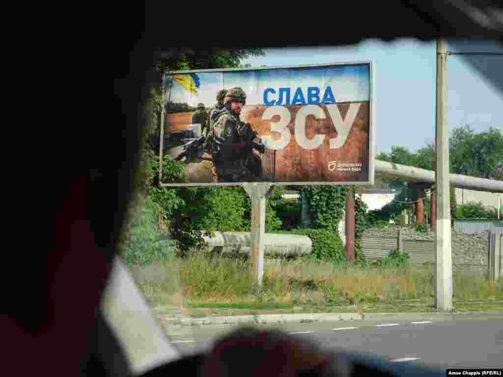 &quot;Glory to the Armed Forces of Ukraine&quot; -- in a suburb of Dnipro.&nbsp;